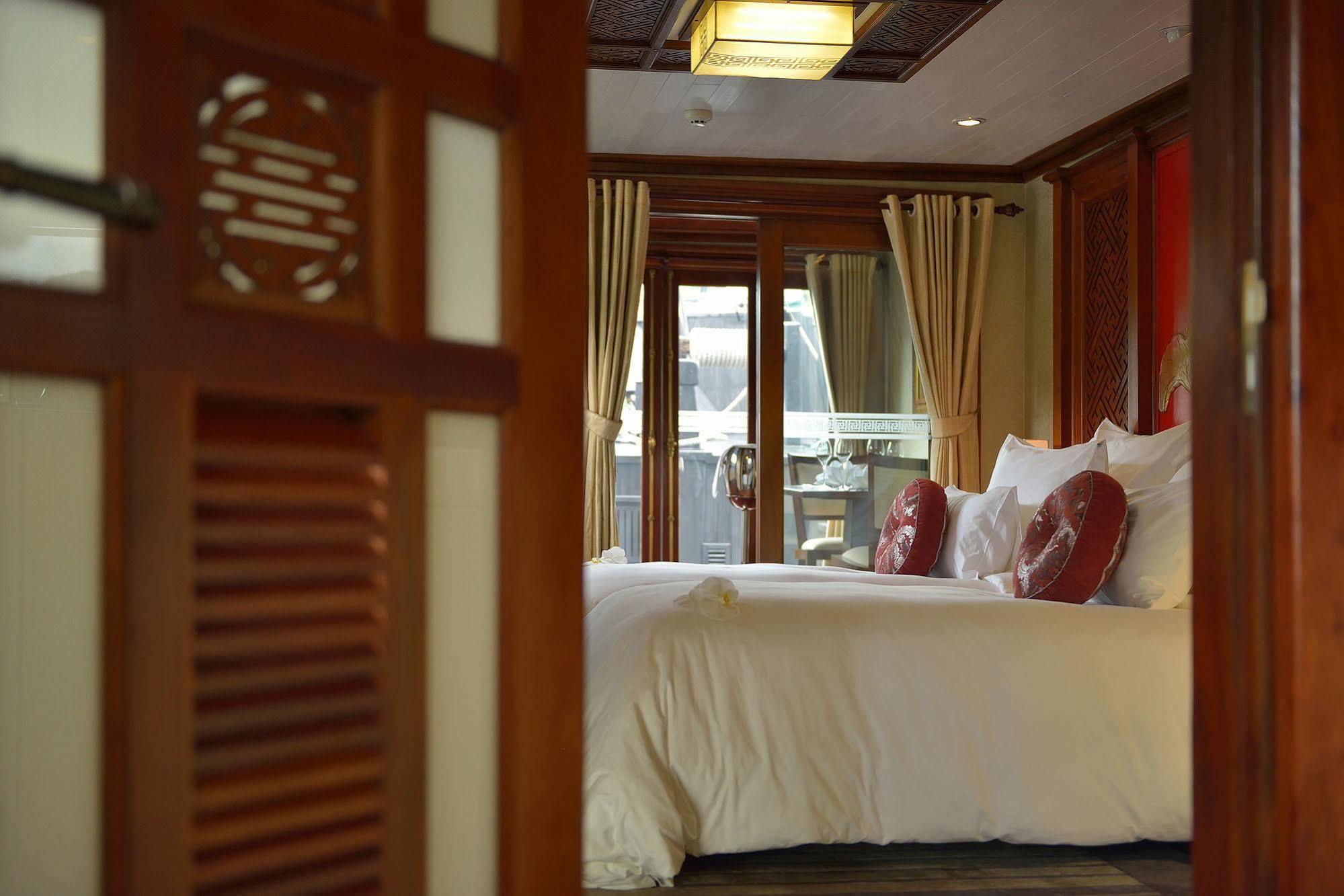 Paradise Peak Cruise Ha Long Esterno foto