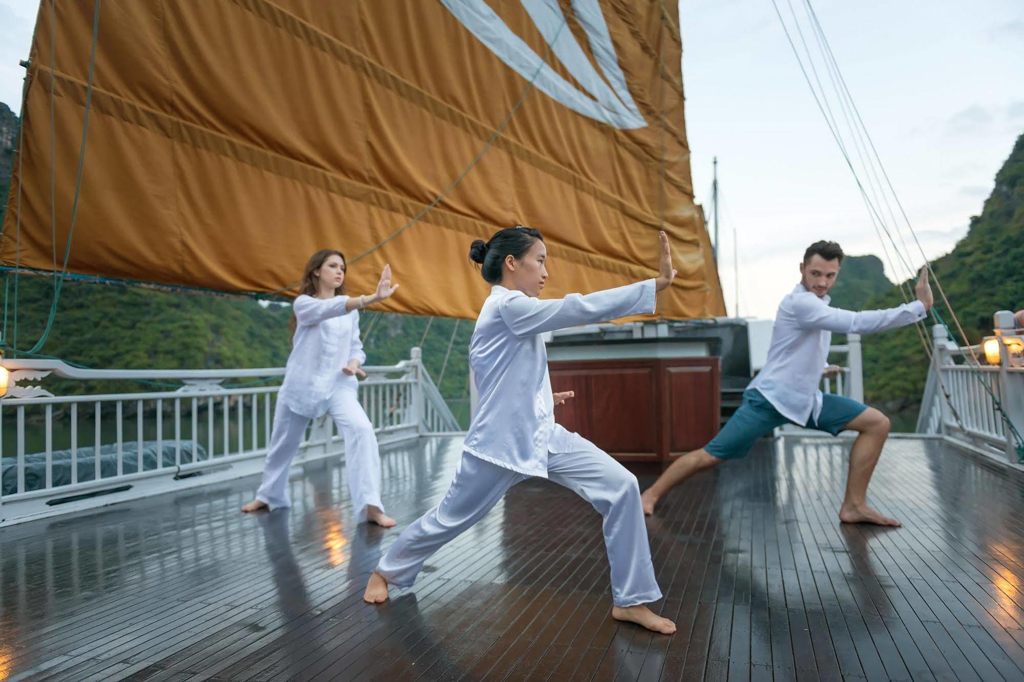 Paradise Peak Cruise Ha Long Esterno foto